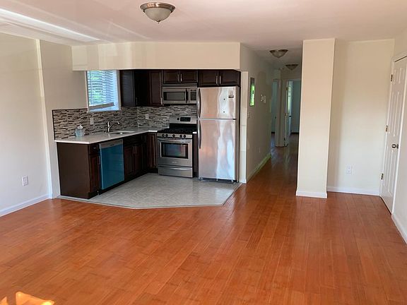 5th image of 2718 Laconia Ave #1