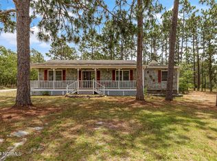890 Cardinal Rd, Southport, NC 28461