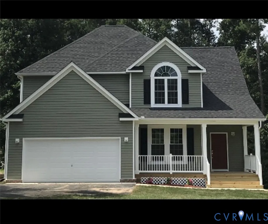 4 bed, 2.5 bath, 2502 sqft, $3,000 — Photo 1