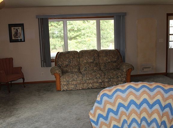 5th image of 611 N William St
