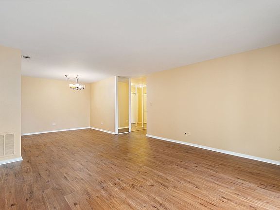 5th image of 111 Acacia Dr APT 210