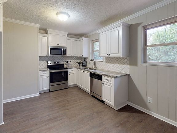 2nd image of 407 McNair St