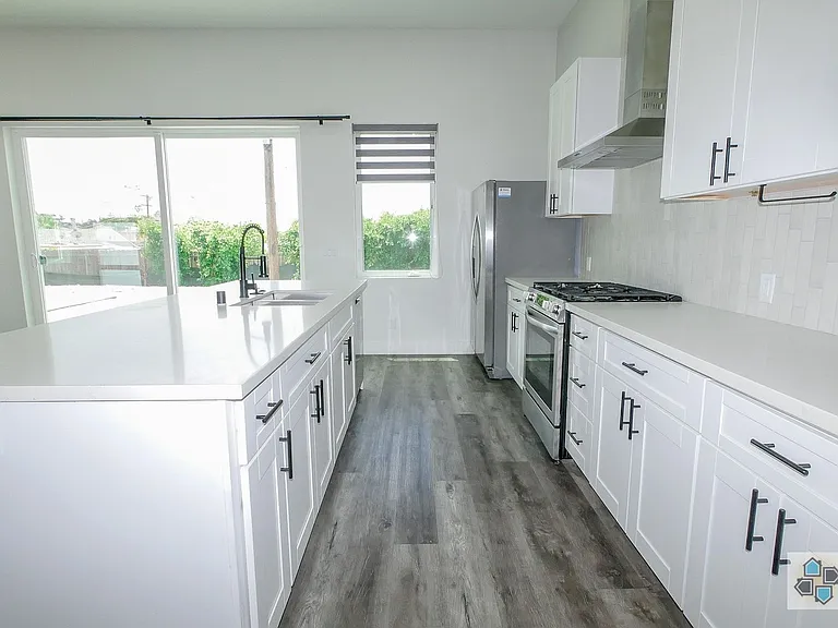 5535-5539 Potomac St — Photo 7