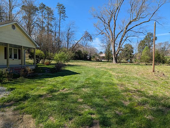 2nd image of 8922 Three Points Rd