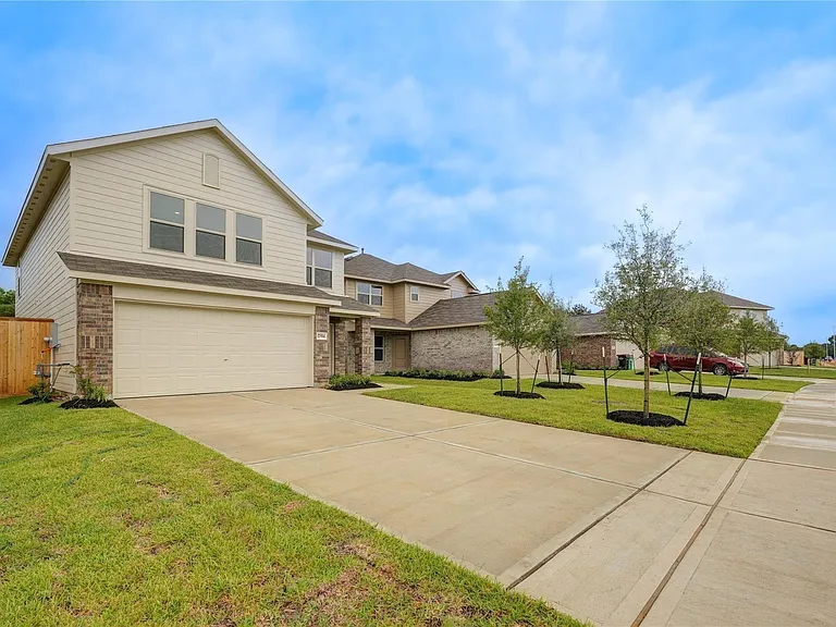 17914 Becker Landing Dr — Photo 1