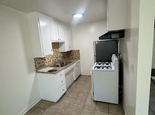 8356 Amigo Ave, Northridge, CA 91324