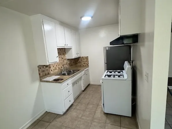 8356 Amigo Ave, Northridge, CA