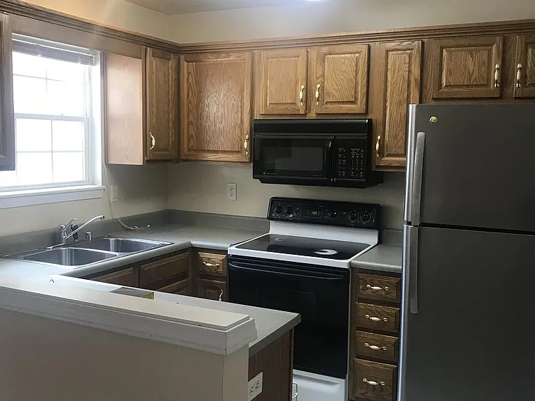 125 Ashberry Dr #C — Photo 1