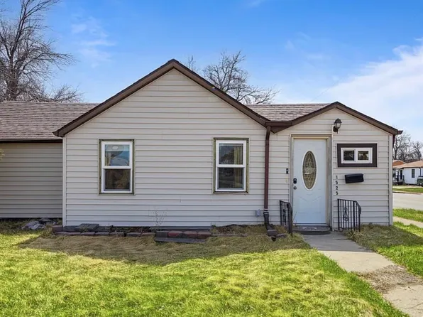 1525 5th Ave NW, Minot, ND 58703