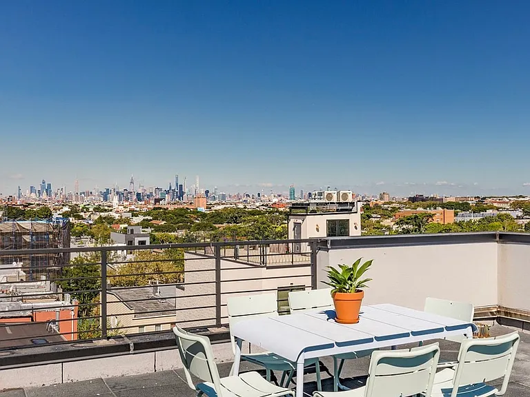 682 Chauncey St #3L — Photo 7