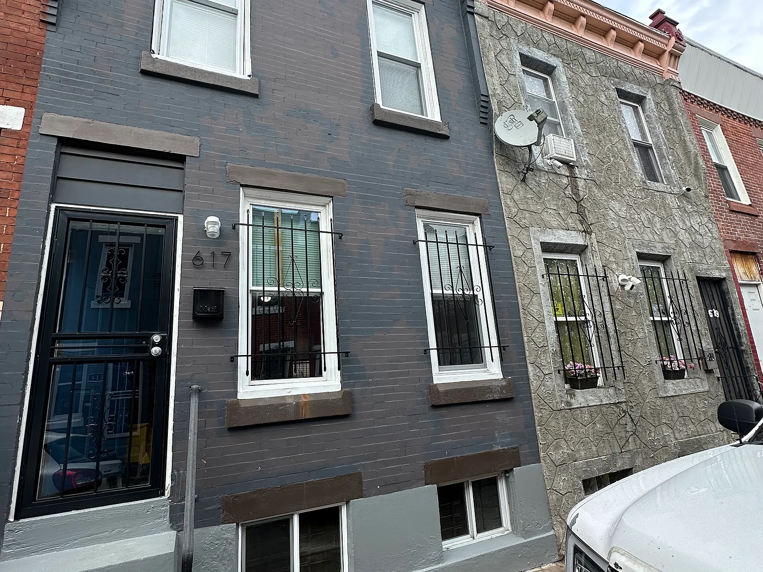 3 bed, 1064 sqft, $1,650 — Photo 1