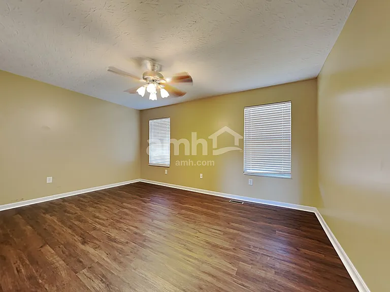 6908 Lucia Dr — Photo 18