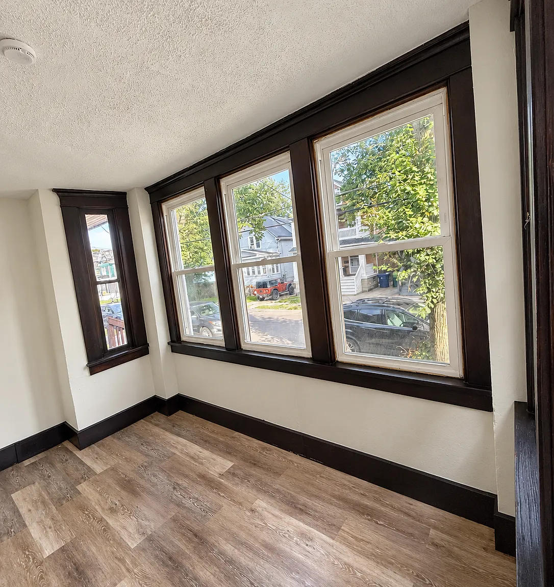 3 bed, 1200 sqft, $1,425 — Photo 4