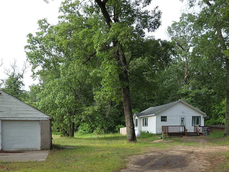 168 E Englewood Rd — Photo 3
