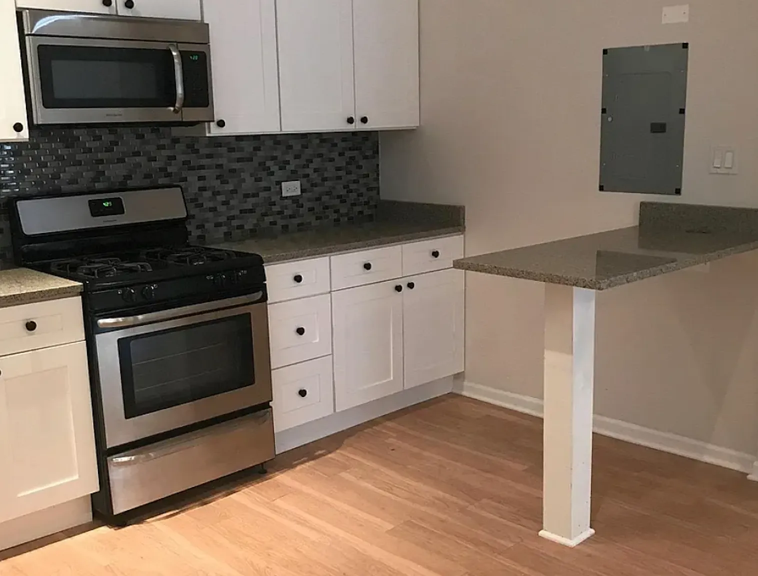 2 bed, 1200 sqft, $4,795 — Photo 3