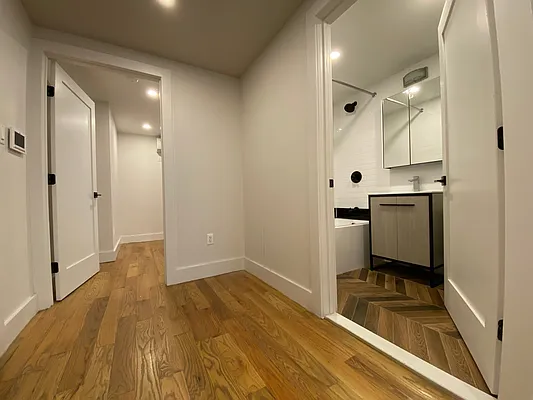 Rented by Nooklyn NYC LLC | media 23
