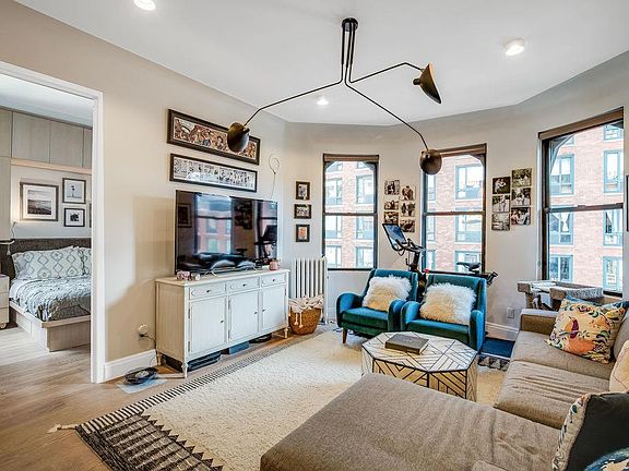 5th image of 105 E 15th St APT 94