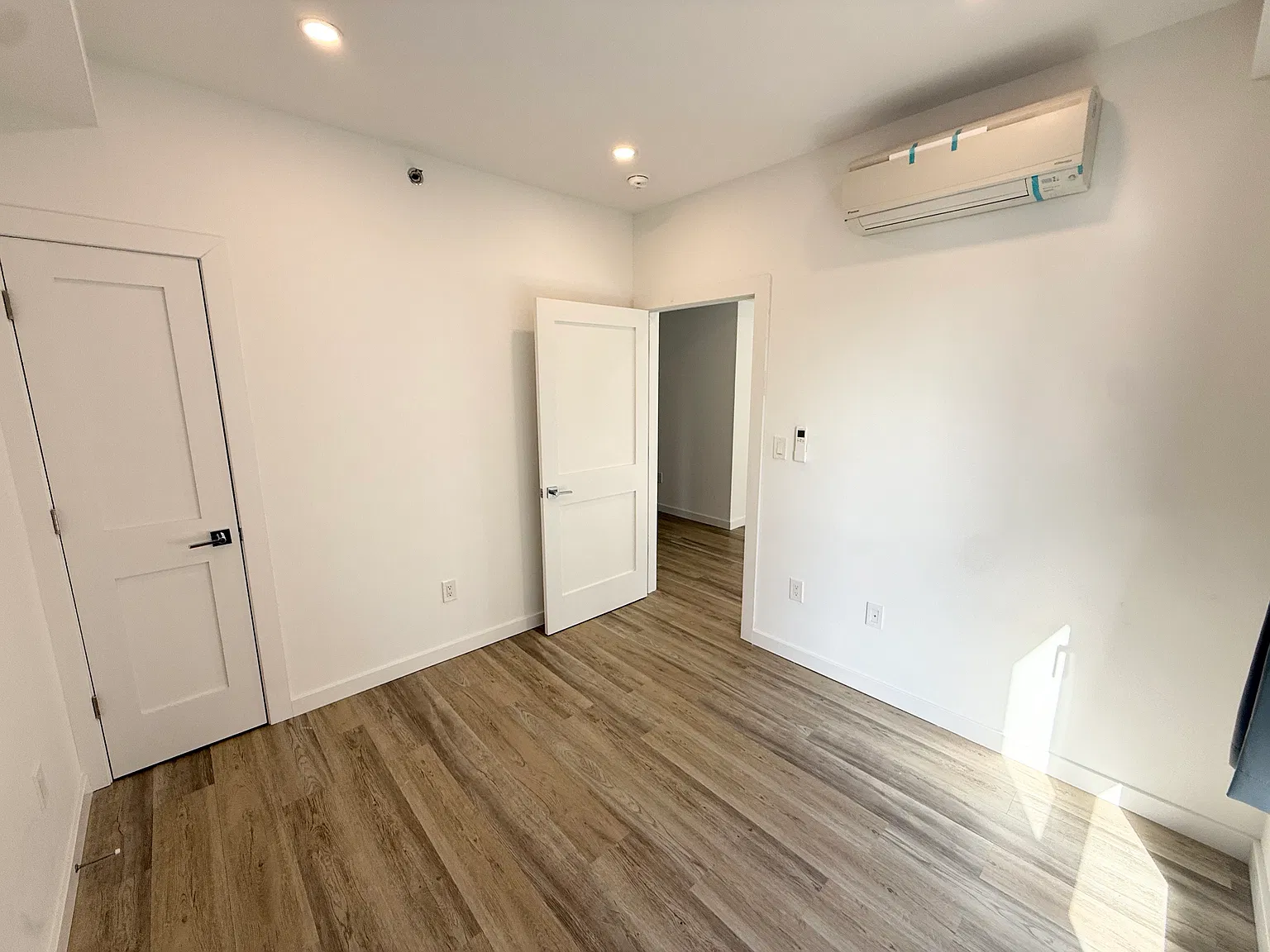 2 bed, $3,100 — Photo 4