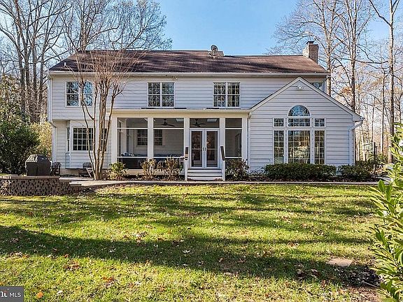 4th image of 902 William Meade Ct