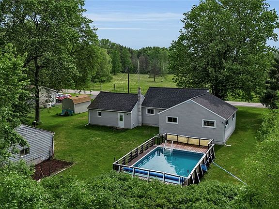 4th image of 8752 Donahue Rd