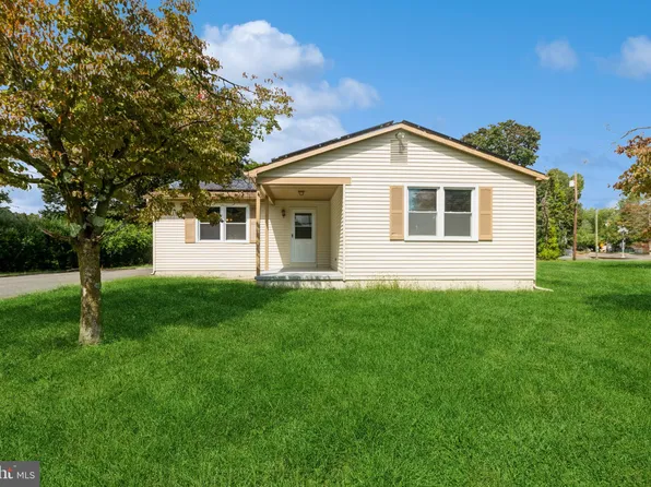 410 Washington Ave, Clayton, NJ 08312