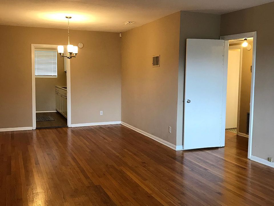 Living Room/ Dining Room