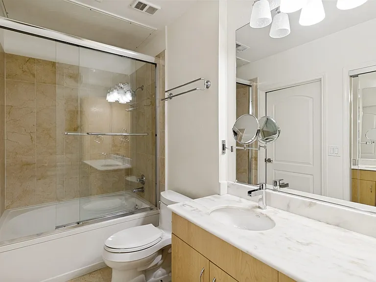 3225 Turtle Creek Blvd #520 — Photo 8
