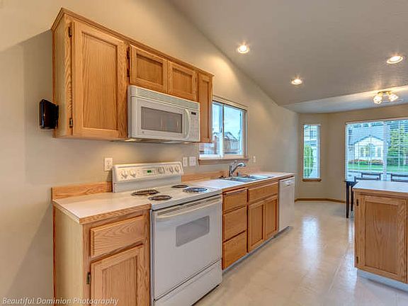 4th image of 15931 NE 90th St