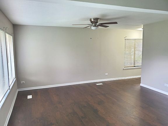 4th image of 1320 Kingsbury Dr Unit 3