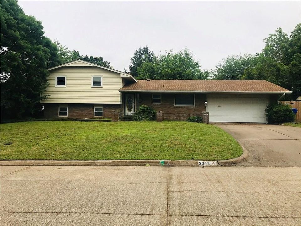 1st image of 2642 Chateau Dr