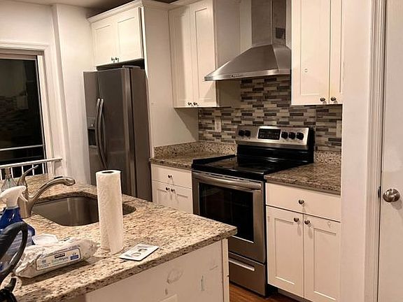 3rd image of 114A Forestdale Ave