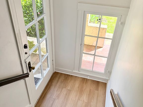 3rd image of 1827 Fremont Ave APT 8