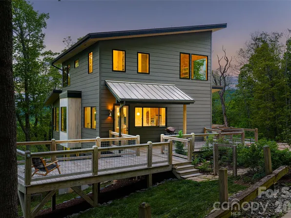 77 McIntyre Dr, Asheville, NC 28803