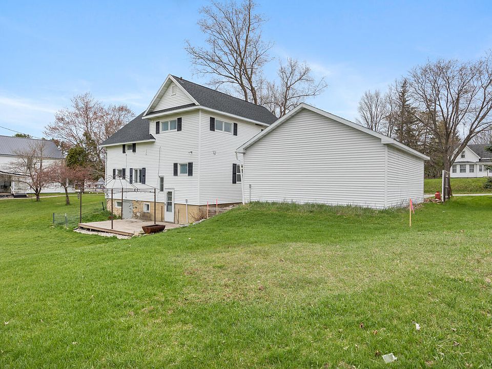 105 W Church St, Tustin, MI 49688 Zillow