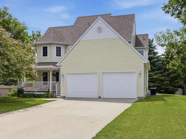 3921 5th St S, Moorhead, MN 56560