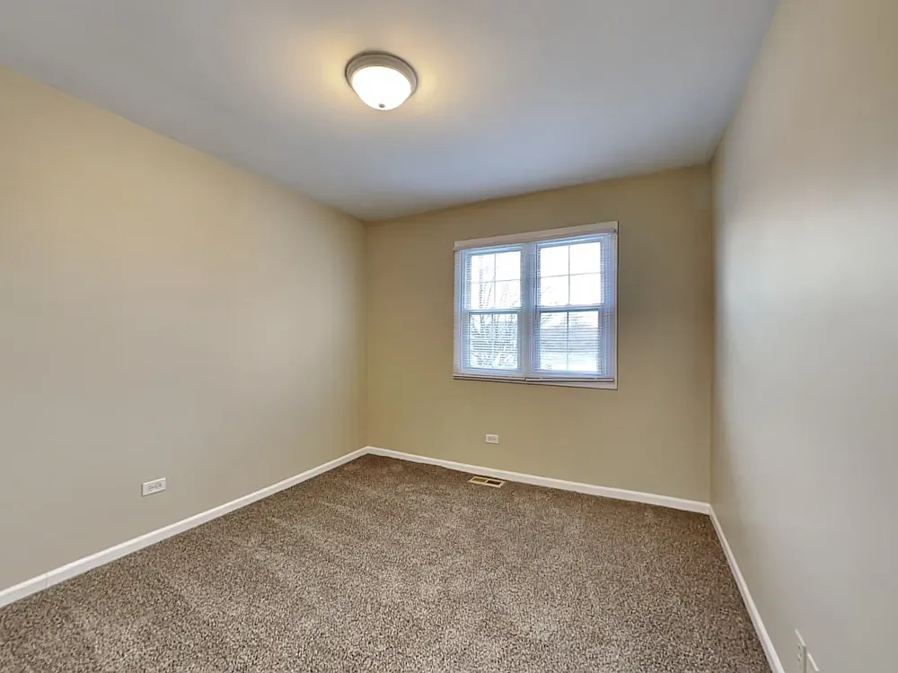 3 bed, 2.5 bath, 2474 sqft, $2,300 — Photo 4