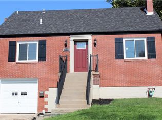 4040 Dalewood St, Pittsburgh, PA 15227