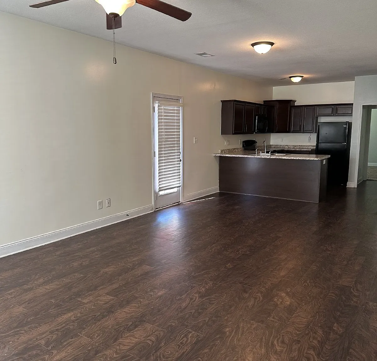 2 bed, 2.0 bath, 1100 sqft, $1,295 — Photo 2