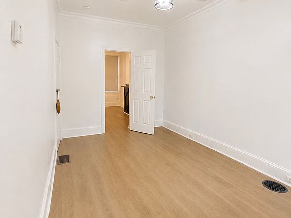 4th image of 2030 E Wishart St Floor 1
