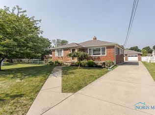 101 Cherry Ln, Rossford, OH 43460