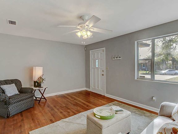 4th image of 3724 Sudbury Ave