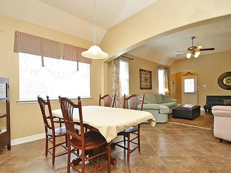 24562 Carlton Springs Ln — Photo 10