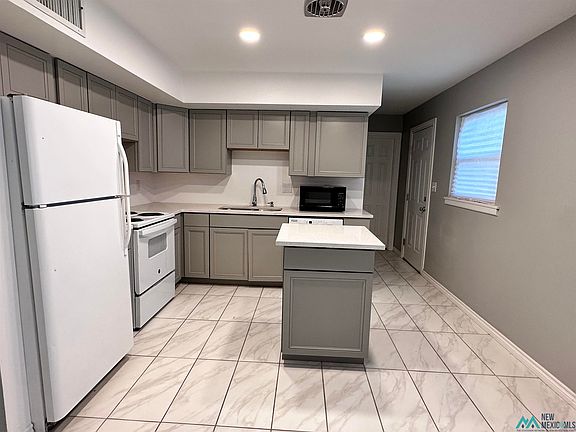 5th image of 1806 W Runyan Ave