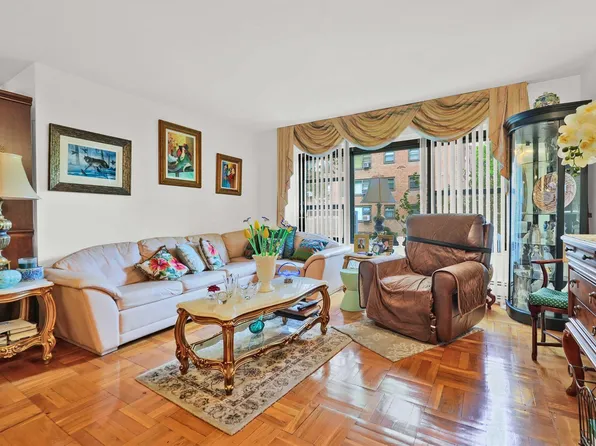 21-80 33rd ROAD UNIT 3C, Astoria, NY 11106