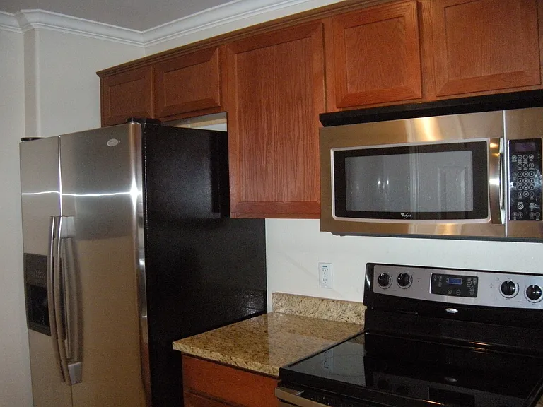 305 E 31st St #4 — Photo 4