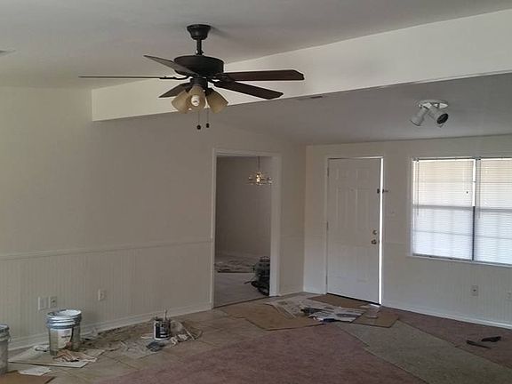 3rd image of 18215 Robin Oaks Dr