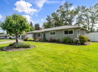 2462 Edgemont Dr, Medford, OR 97504