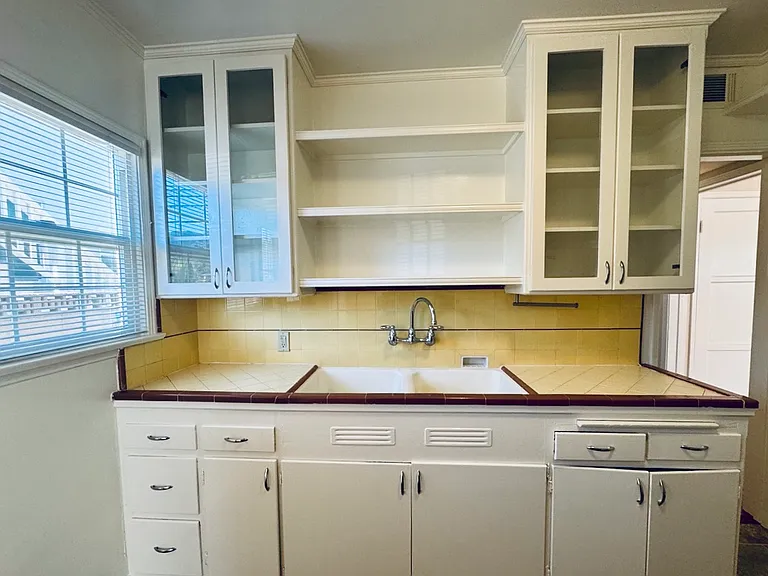 1503 W Alameda Ave #A10 — Photo 5