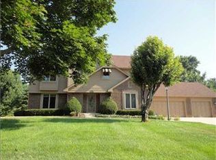824 Surrey Hill Ln, Greenwood, IN 46142