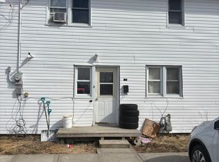 18 Caen Ct #4, Prince Edward County, ON K0K2T0